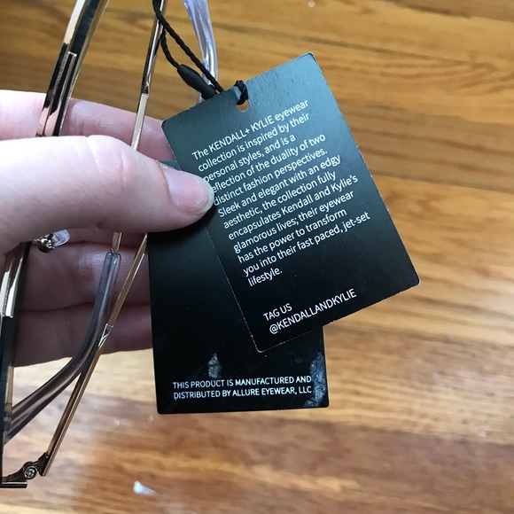 Kendall & Kylie 90’s Style Small Sunglasses - Picture 8 of 8